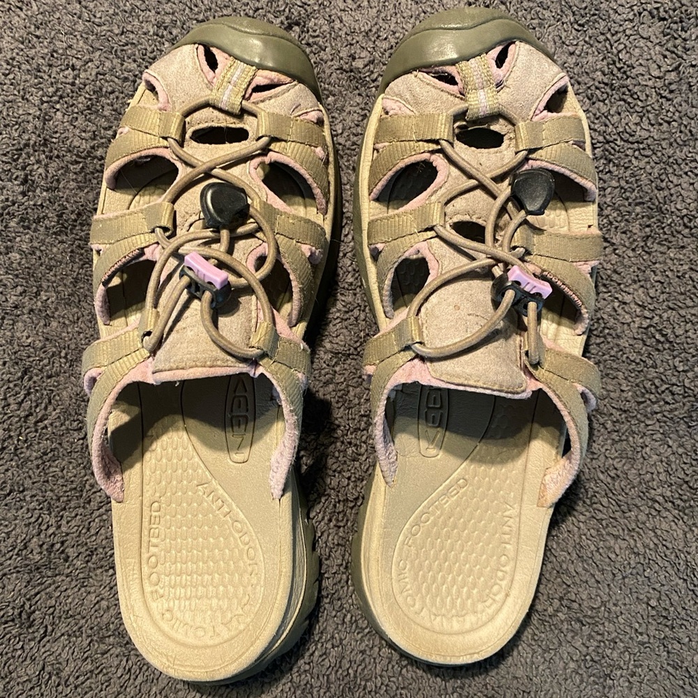 Keen slip on casual shoes